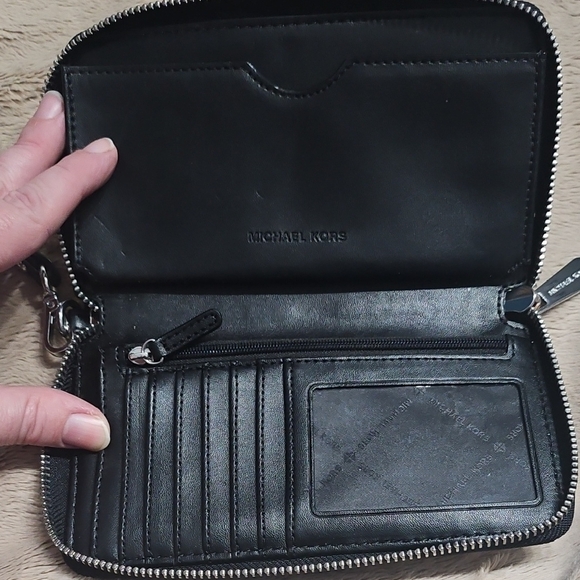 Michael Kors Metallic Silver Tote and Wallet - Picture 7 of 16